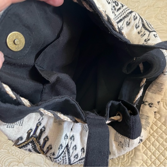 Crossbody Black White Fabric Bucket Boho Style Tote Bag Purse - Picture 4 of 7
